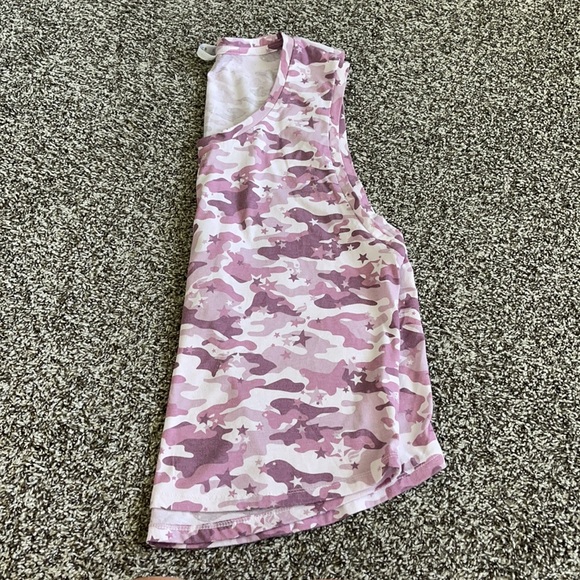 Fabletics Muscle Tee - Picture 4 of 5